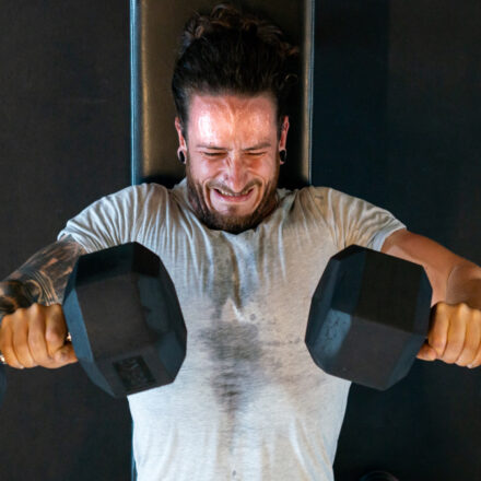 Krachttraining Eindhoven - Strength - Dumbell Press - Mannen
